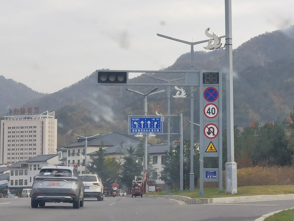 一體化信號燈桿